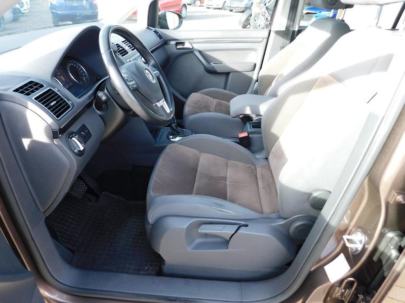 Volkswagen Touran (2012) 2.0 TDi Webasto - fotka 15 z 29