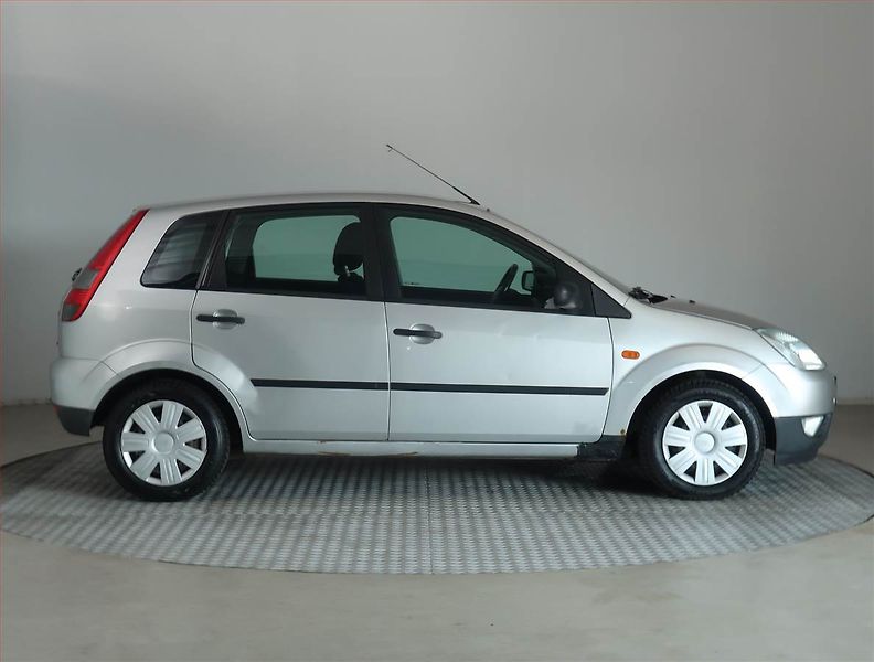 Ford Fiesta (2005) Trend 1.3 i, po STK, Klima - fotka 6 z 14