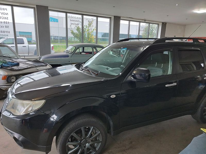 Subaru Forester (2010) 2.0i,taž.zař.,4x4 - fotka 2 z 33