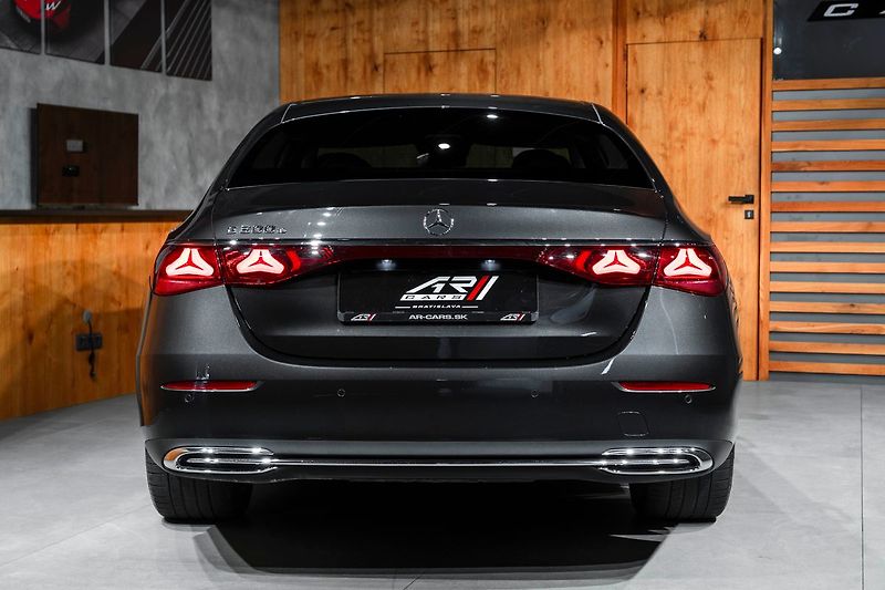 Mercedes-Benz Třídy E E - fotka 18 z 19