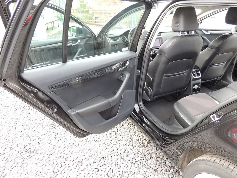 Škoda Octavia (2019) 2.0TSI,140kw,DSG,4x4,TZ,Style - fotka 14 z 49