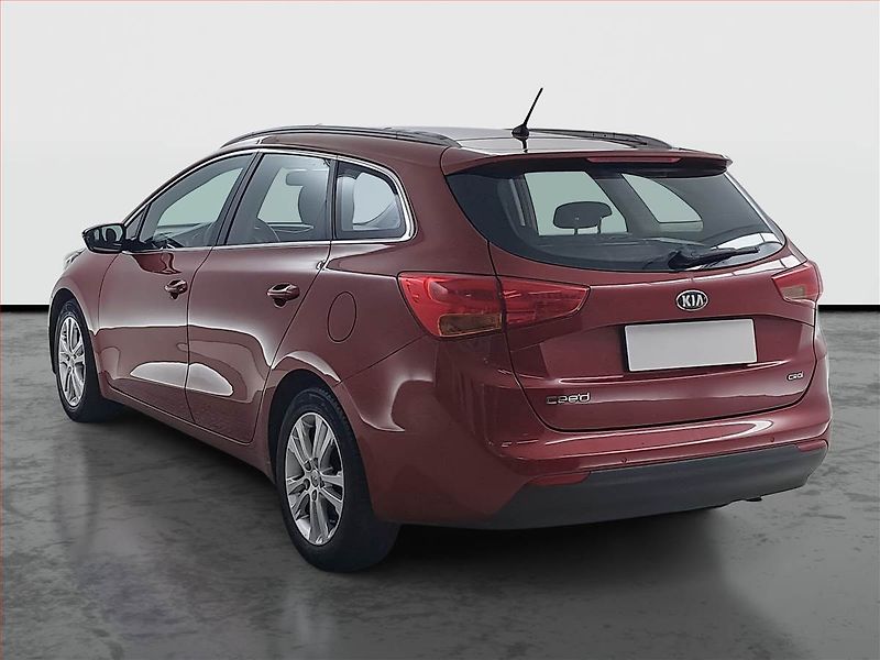 Kia Ceed (2013) 1.6 CRDi, nová STK - fotka 4 z 16