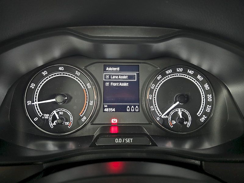 Škoda Scala (2023) 1.0TSI 70kW STYLE PLUS TAŽNÉ N - fotka 17 z 26