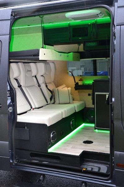 Mercedes-Benz Sprinter Sprinter 319  Camper V6 4x4 - fotka 58 z 86
