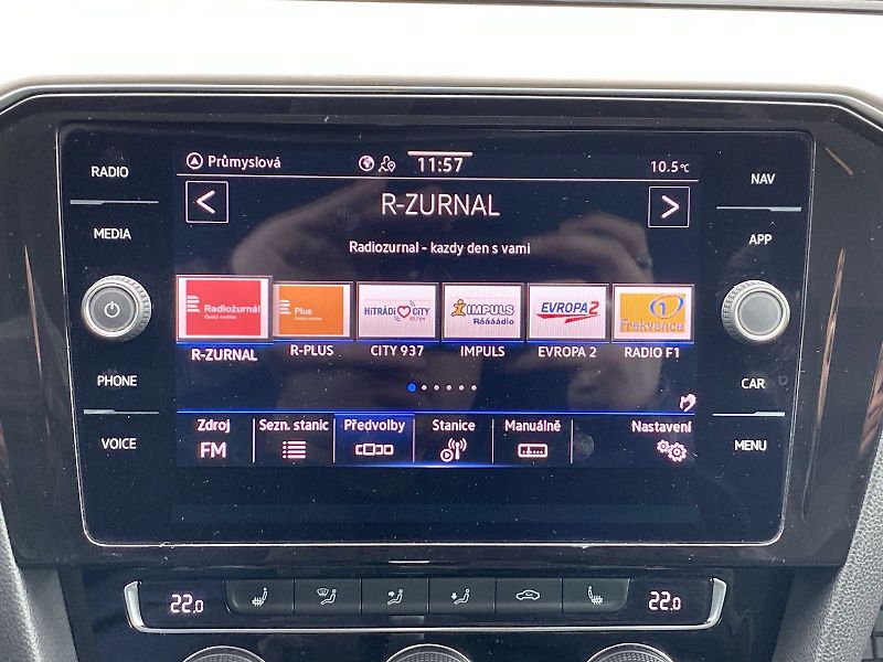 Volkswagen Passat (2019) 2.0 TDI DSG - fotka 15 z 34
