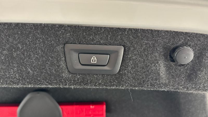 BMW Řada 5 540i AUT M-paket - fotka 20 z 32