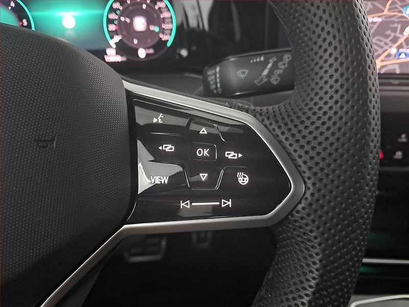 Volkswagen Golf (2024) 2.0 TDI GTD - fotka 19 z 21