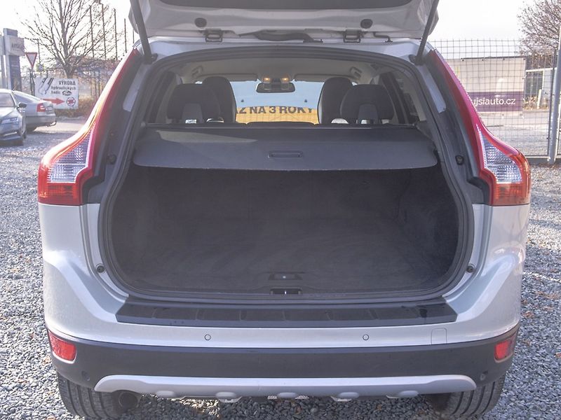Volvo XC60 (2011) ČR 2.0D 120KW – TAŽNÝ - fotka 39 z 54