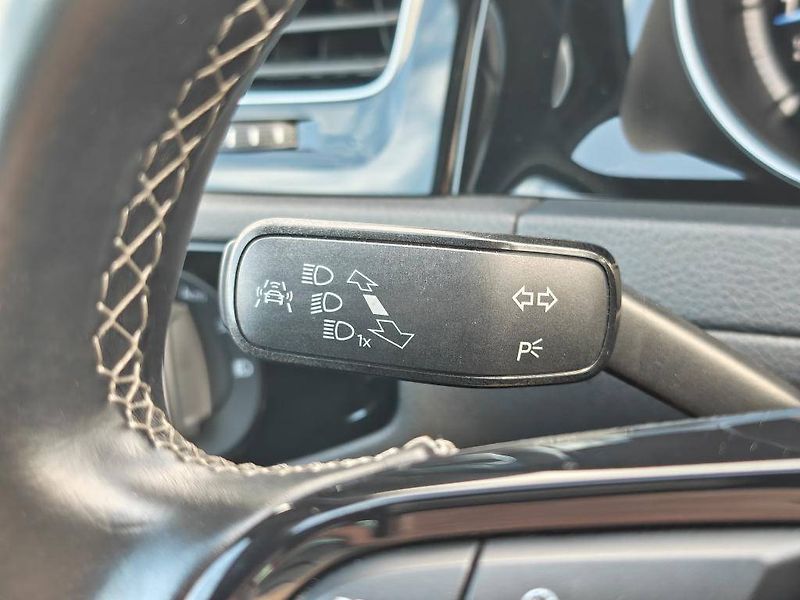 Volkswagen Golf R  4M 2,0TSi - fotka 17 z 24