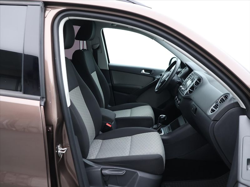 Volkswagen Tiguan 2,0 TSI DSG 4Motion Panorama - fotka 12 z 31