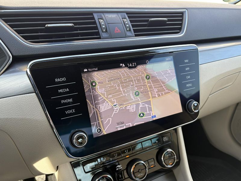Škoda Superb 2.0 TDI 4x4 DSG / 147 kW Style - fotka 17 z 24