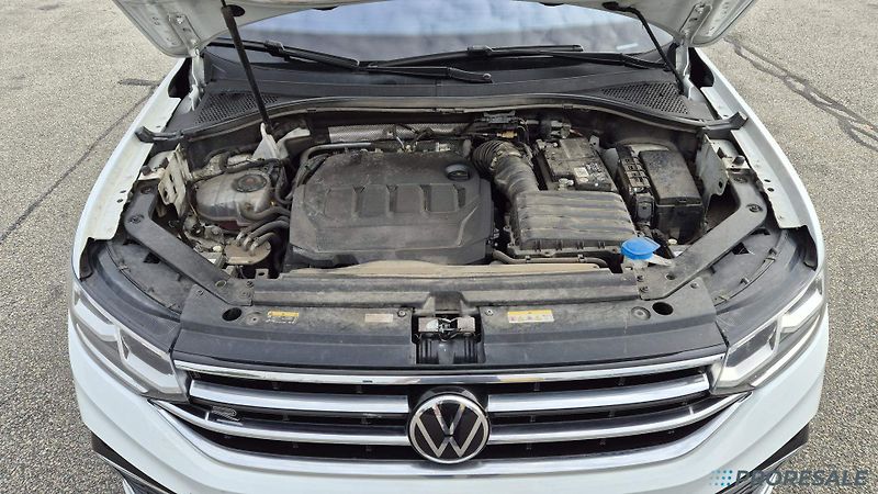 Volkswagen Tiguan R-LINE 4MOTION 2.0 TDI - fotka 12 z 19
