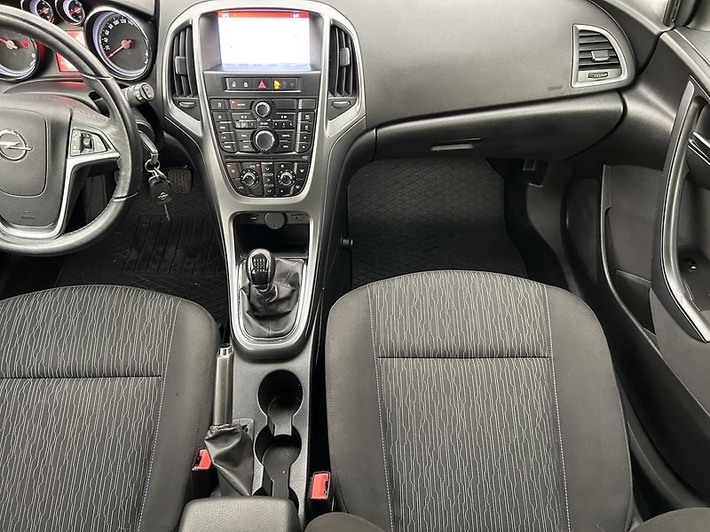 Opel Astra 1.6 CDTi Enjoy - fotka 15 z 24