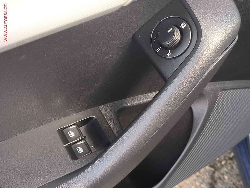Škoda Octavia (2015) 1.6TDi, ČR, AC, park.čidla - fotka 15 z 17