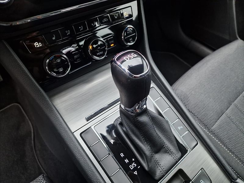 Škoda Superb 1.5 TSI 110kW DSG Style,1.Maj - fotka 35 z 50