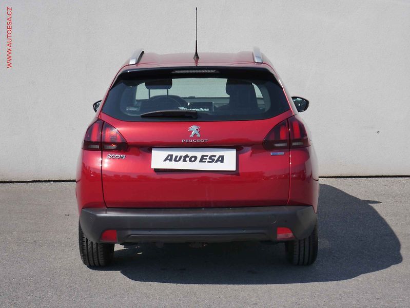 Peugeot 2008 (2017) 1.2PT, ČR, AC, tempo - fotka 5 z 16