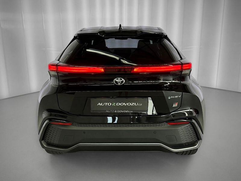 Toyota C-HR 2.0 PHEV e-CVT GR SPORT, ACC, - fotka 6 z 32