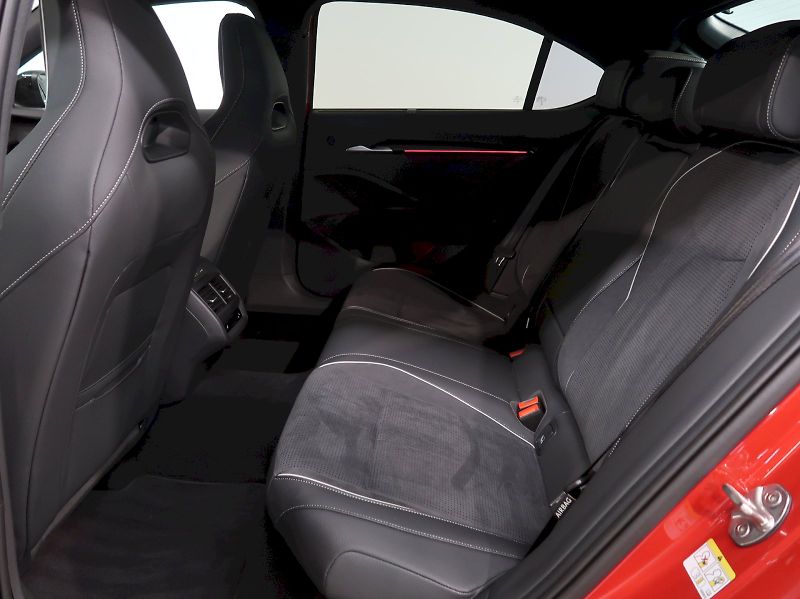 Škoda Superb (2025) SPORTLINE 2.0TSI 195KW 4x4 DSG - fotka 17 z 50