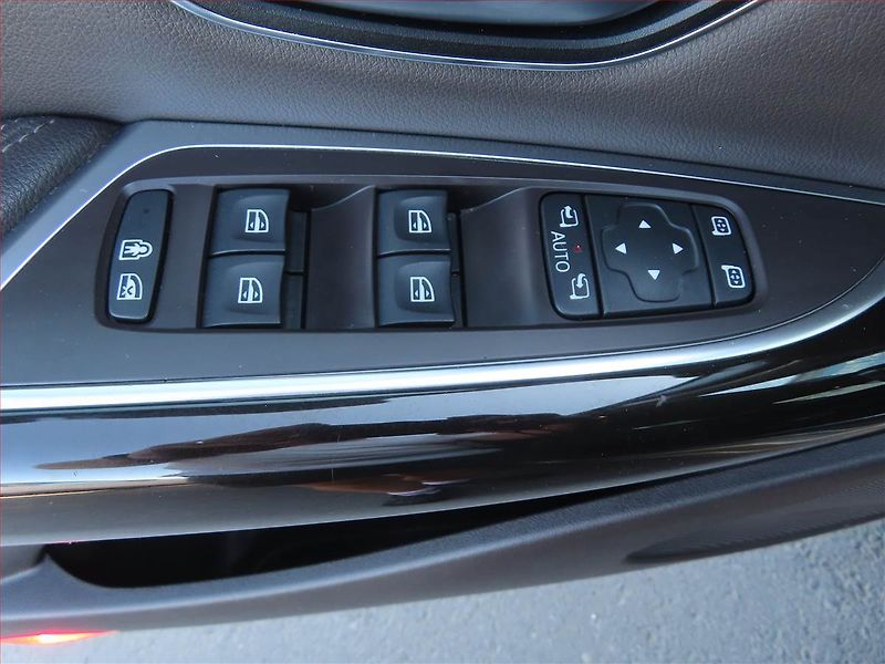 Renault Espace (2015) 1.6 dCi, Automat, 7 míst, Navi - fotka 21 z 29