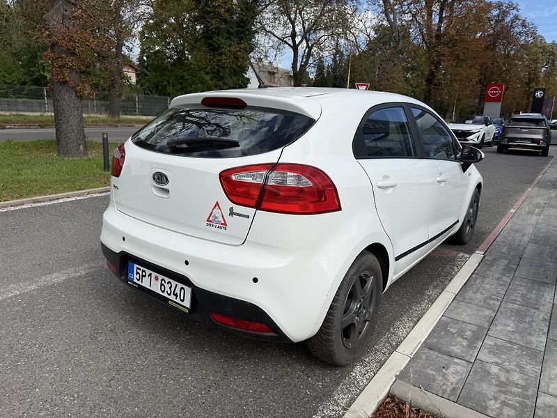 Kia Rio 1.2CVVT 63kw - fotka 9 z 9