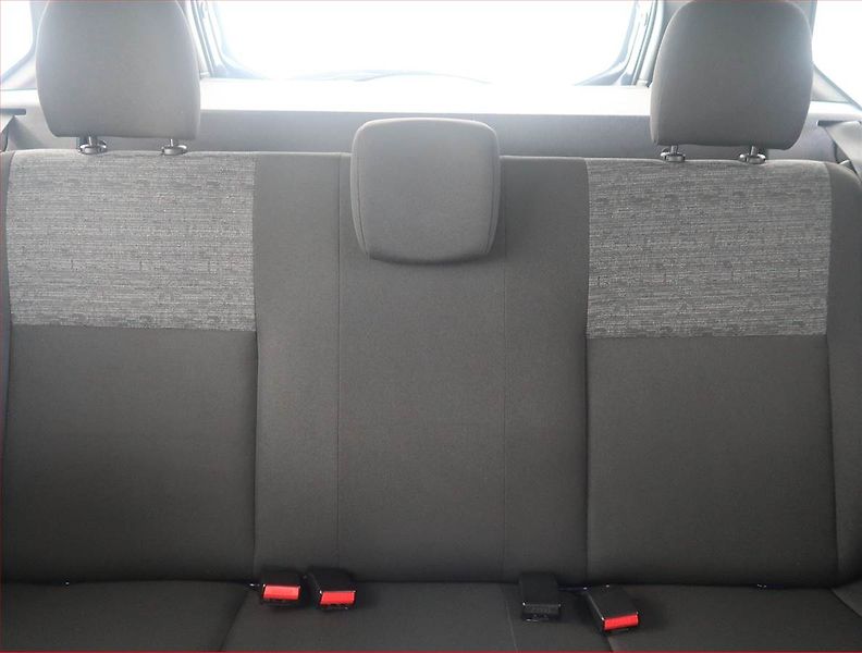 Dacia Duster (2011) 1.6 16V - fotka 10 z 13