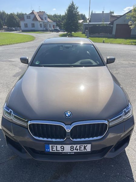 BMW Řada 5 (2023) 530E hybrid - fotka 2 z 13