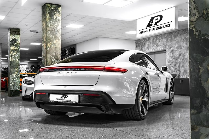Porsche Taycan Turbo S PCCB/PDCC/PDLS+/PTV/BU - fotka 5 z 30