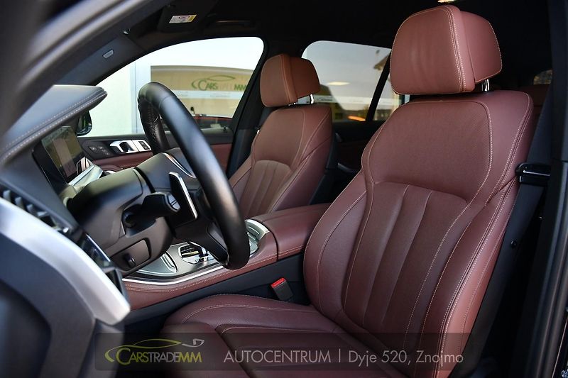 BMW X5 M50D LASER H/K HEAD-UP  - fotka 11 z 67