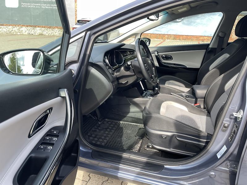 Kia Ceed (2017) SW 1,6 GDi TOP   - fotka 9 z 19