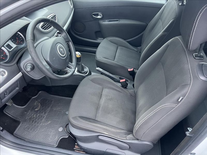 Renault Clio 1,5 DCi,2x Sada kol,Klima - fotka 11 z 16