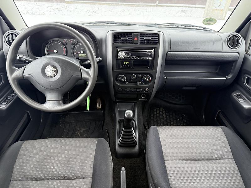 Suzuki Jimny 1,3i 4x4 TAŽNÉ - fotka 9 z 23