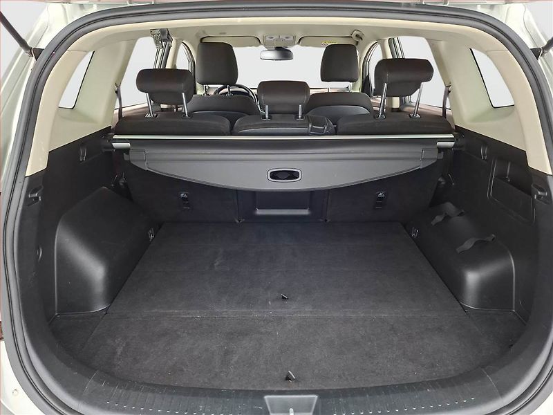 Kia Carens (2017) 1.6 GDI, Serv.kniha, Navi - fotka 14 z 19