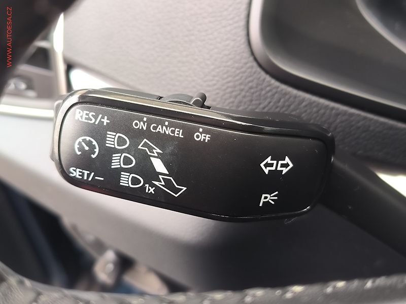 Škoda Karoq (2023) 1.5TSi, ČR, LED, autoAC - fotka 18 z 22