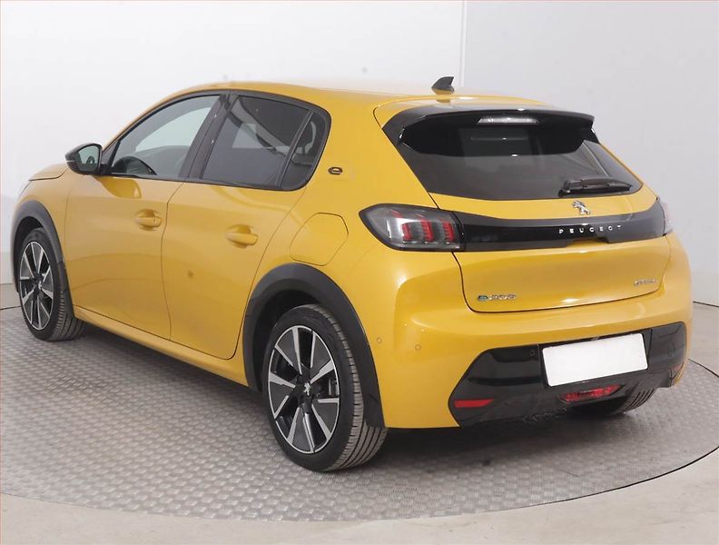 Peugeot 208 (2020) 50 kWh, SoH 87%, Automat - fotka 4 z 21