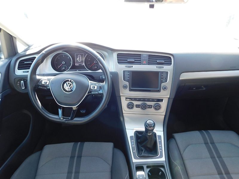 Volkswagen Golf (2015) VII KOMBI 2.0 TDI - fotka 6 z 45
