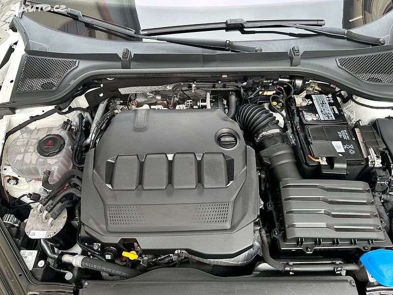 Škoda Octavia 2,0 TDI Sportline paket - fotka 31 z 43