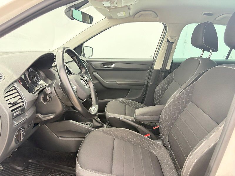 Škoda Fabia (2023) Combi 1.0 TSI / 70kW / AMBITIO - fotka 6 z 31