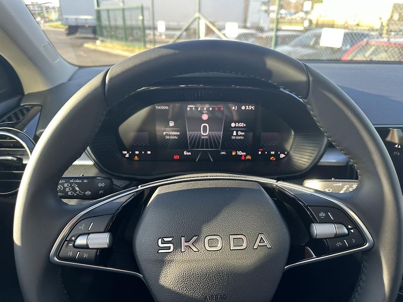 Škoda Fabia CLASSIC 1.0TSI 85kW + tažné - fotka 10 z 12