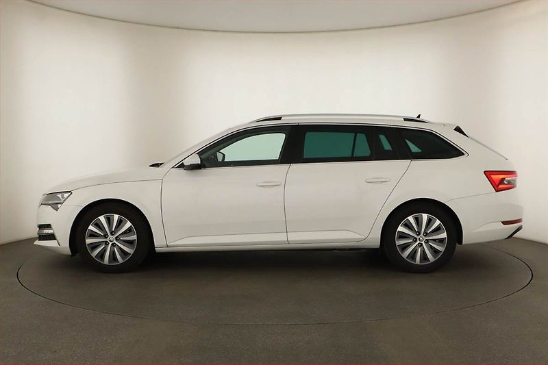 Škoda Superb (2020) iV 1.4 TSI PHEV - fotka 3 z 22