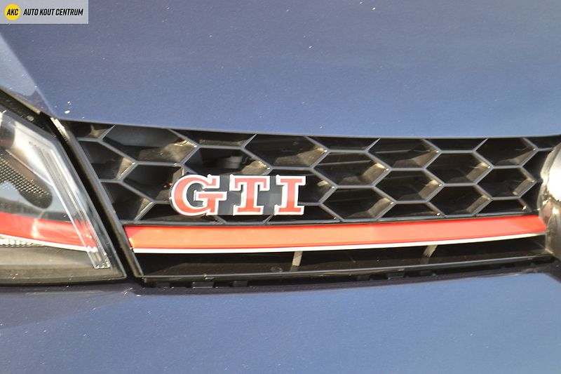 Volkswagen Golf VII    2.0TSI -162KW   GTI - fotka 9 z 39
