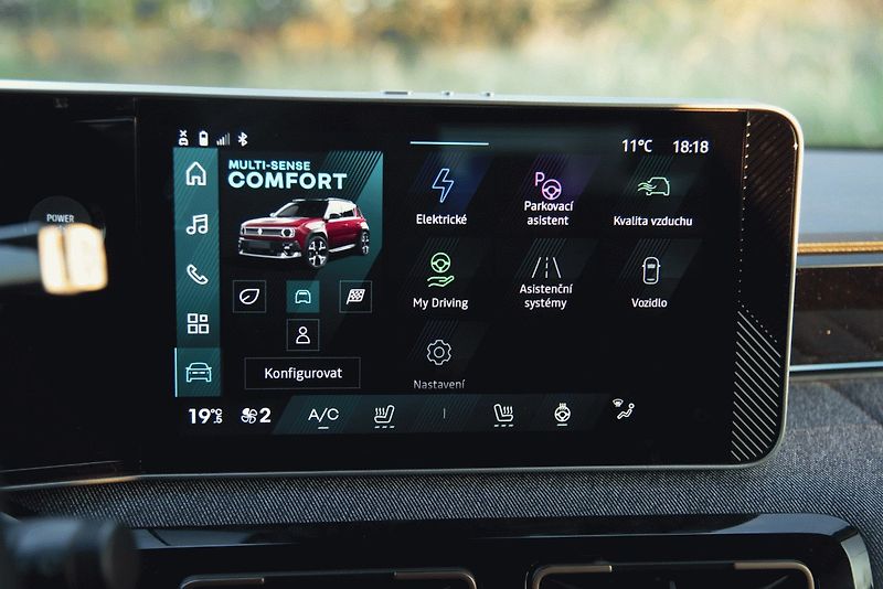 Renault 4 E-TECH (2025) Techno 150 k comfort range - fotka 6 z 30