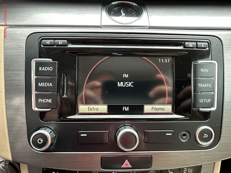 Volkswagen Passat (2013) 2.0TDi, DSG - fotka 15 z 17