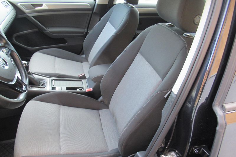 Volkswagen Golf 1.6 TDI 4MOTION AUT. KLIMA - fotka 14 z 21