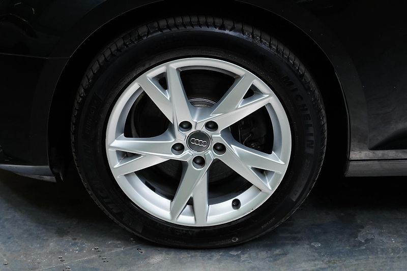 Audi A4 - fotka 10 z 26