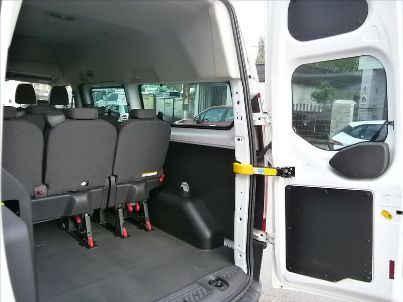 Ford Transit Custom 2,2 TDCI L2H2 KLIMA 9 MÍST - fotka 9 z 26