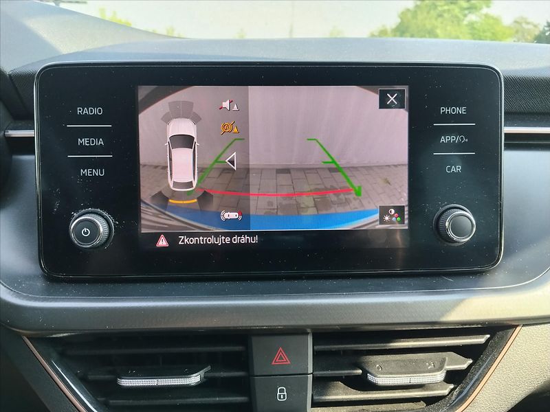 Škoda Scala 1,0 1.0 TSI 81kW  STYLE DSG - fotka 12 z 28