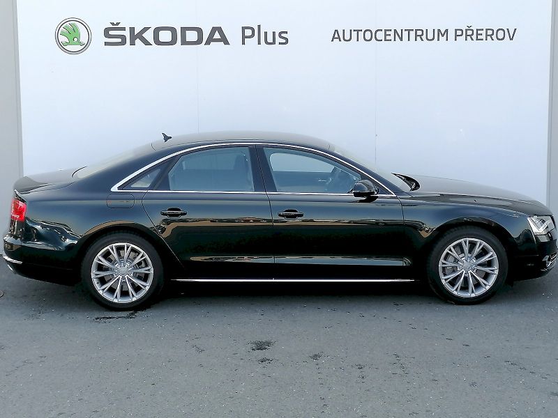 Audi A8 (2010) 4,2 V8 Quattro TOP - fotka 3 z 25