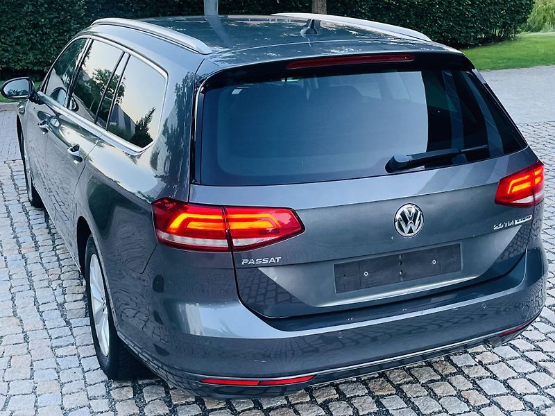 Volkswagen Passat 2.0TDI MANUÁL VÝHŘEV KAMERA - fotka 17 z 47