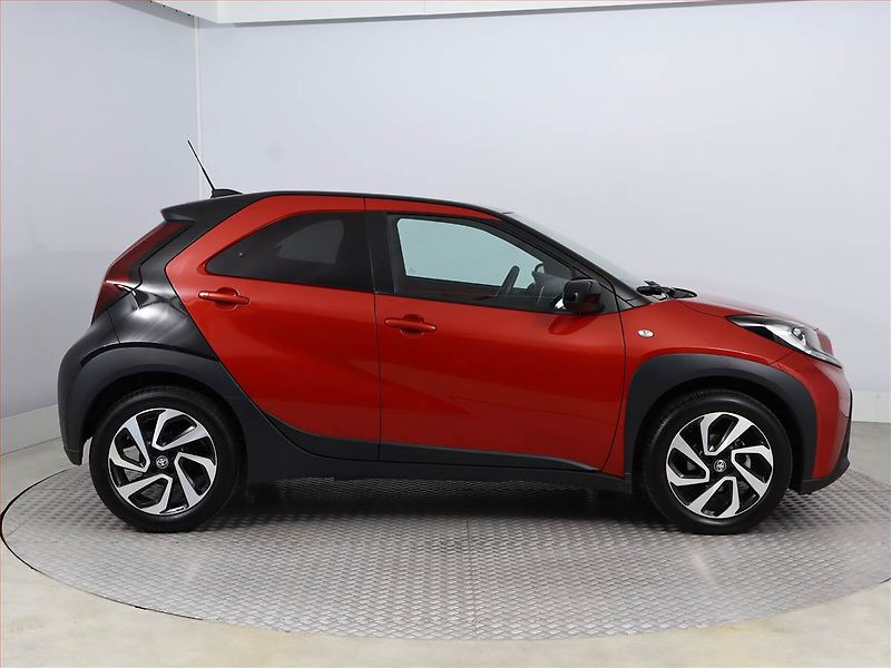 Toyota Aygo (2025) Style 1.0, ČR,1.maj - fotka 6 z 16