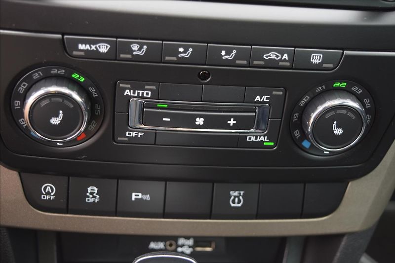 Škoda Yeti 1,4 TSI 92KW DSG XENONY VÝHŘEV - fotka 46 z 51